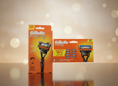 GILLETTE FUSION 5 RAZOR WITH 9 BLADES COMBO PACK